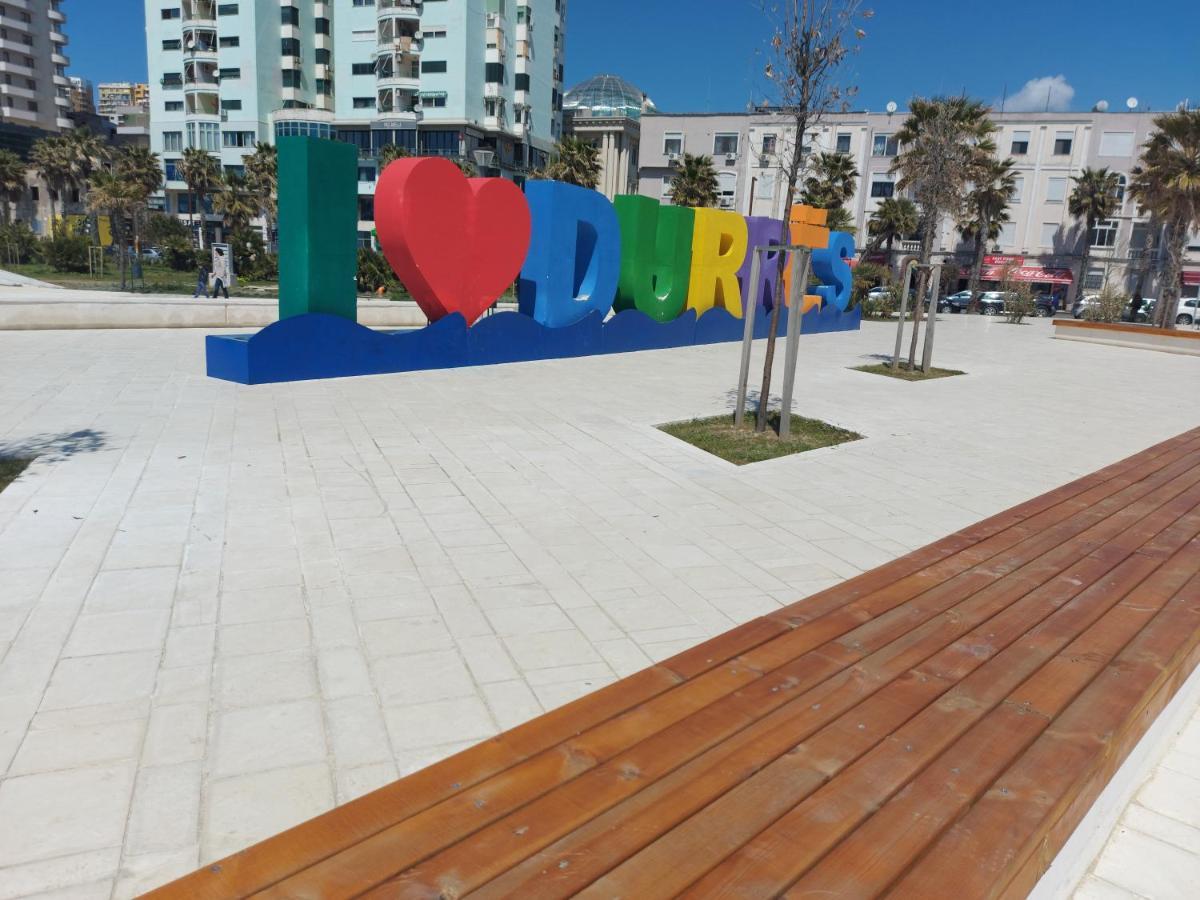 Bral Apartment 5 - Beachfront Durrës Exteriér fotografie